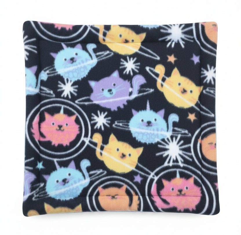 18" Self Heating Square Cat Bed